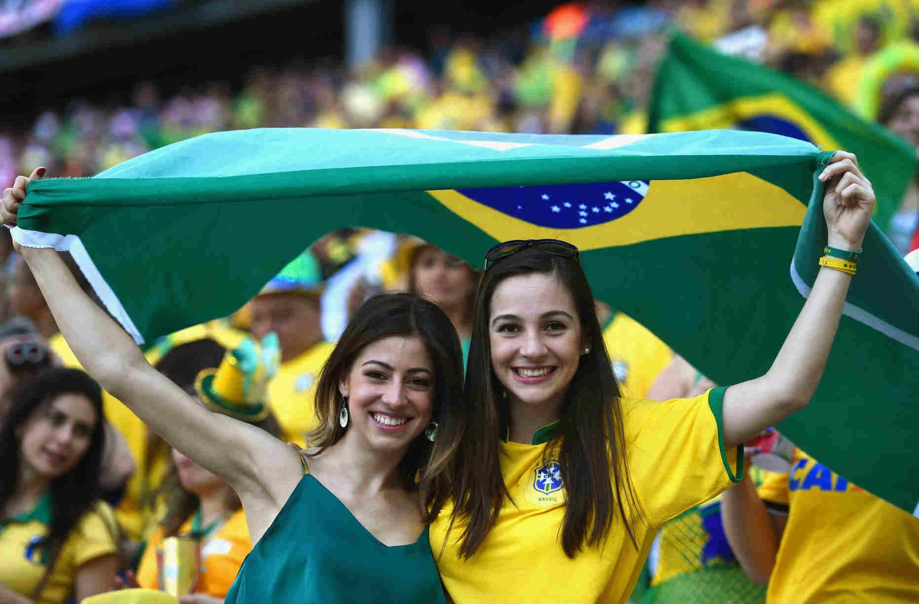 Top 10 quốc gia có cổ động viên bóng đá nữ nóng bỏng nhất