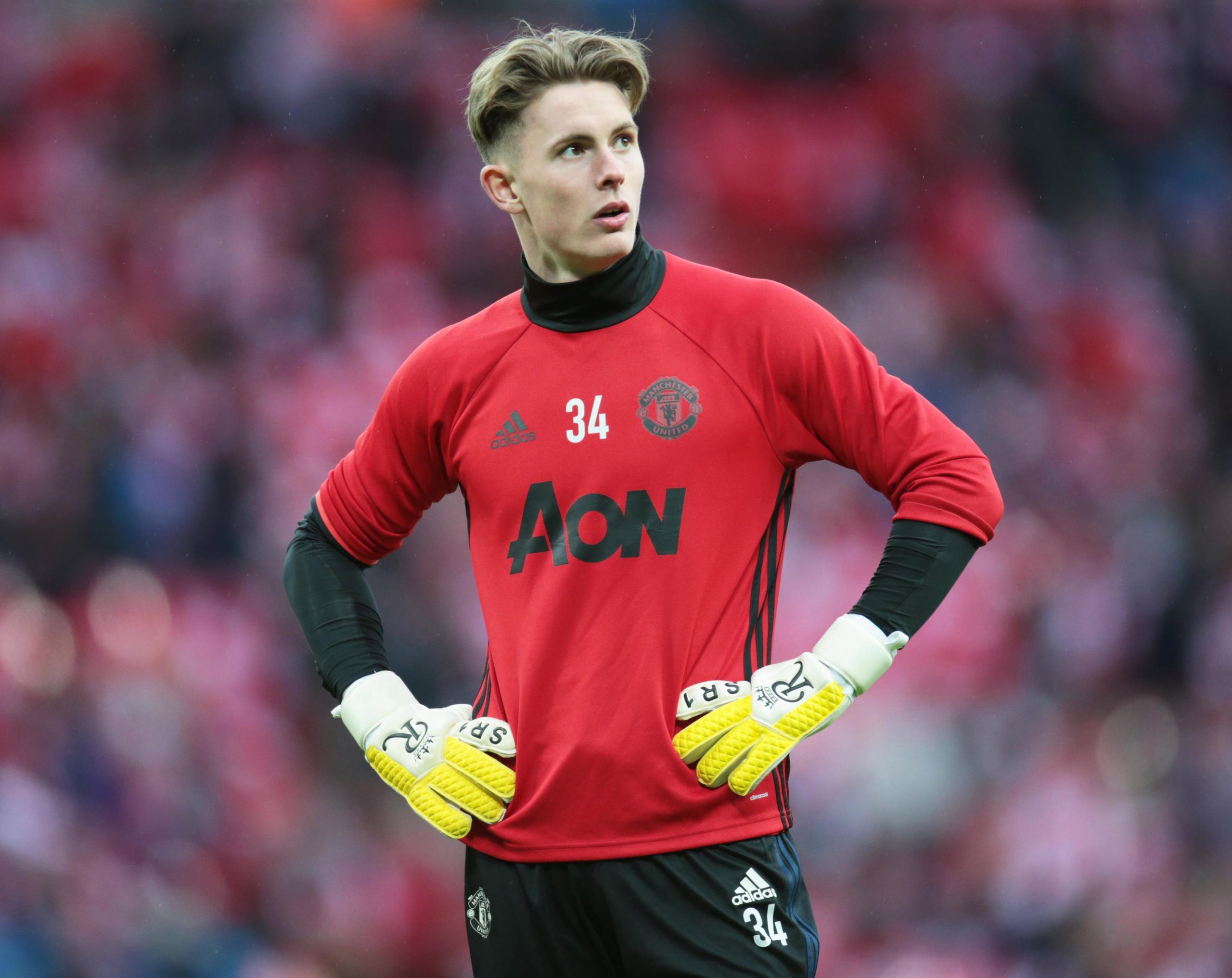 Tiểu sử cầu thủ Dean Henderson