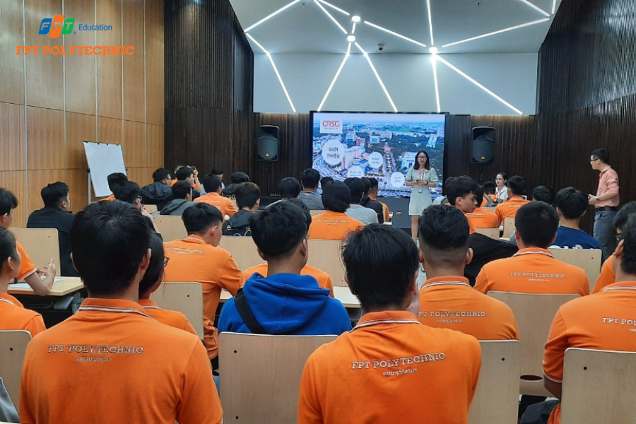 Đảm bảo việc làm sau khi cầm tấm bằng Cao Đẳng FPT Poltechnic 